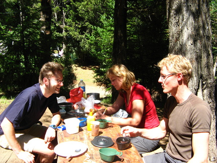 IMG 0869 Picknick tafel op perfecte camping Selva Negra in Bariloche