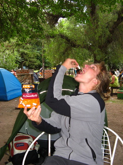 IMG 0852 Bas werkt ook het laatste krijtdropje weg