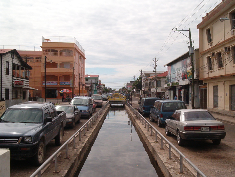 IM004266_Gracht_in_Belize_City.jpg