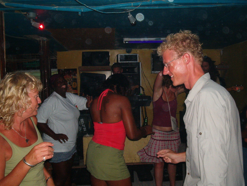 IM004308_Kate_en_Eelco_dancing.jpg
