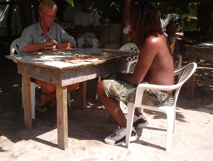 IM004331 BackGammon met Maurice