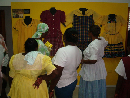 IM004367 Garifunga kleding