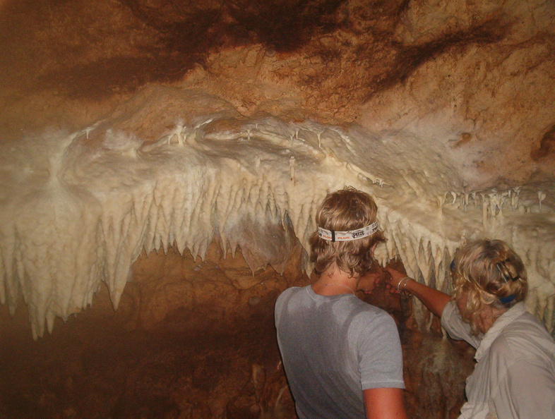 IM004452_Stalagtites.jpg