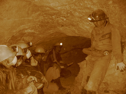 IMG 9455 Met de mijnwerkers wachten op de explosie