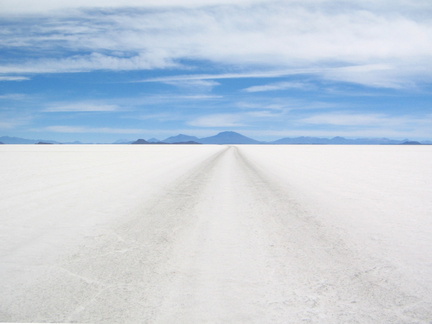 IMG 9624 De snelweg op Salar de Uyuni