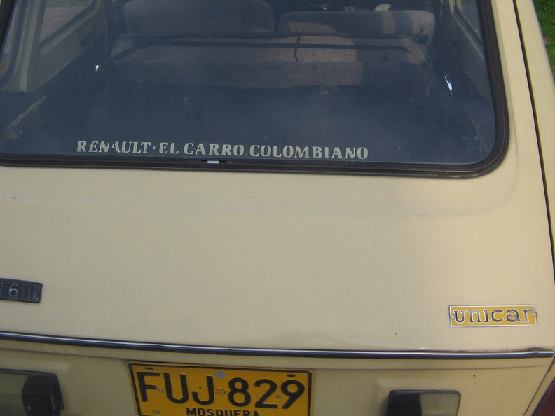 IMG 9687 Renault de Colombiaanse auto we dachten dat het frans was - IMG_9687_Renault_de_Colombiaanse_auto_we_dachten_dat_het_frans_was.jpg IMG_9687_Renault_de_Colombiaanse_auto_we_dachten_dat_het_frans_was.jpg