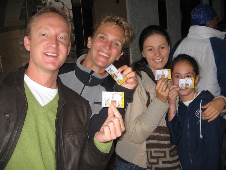 IMG_9541_Sander_Bas_Maria_Paula_en_Danny_met_kaartjes_voor_de_Funicular.jpg