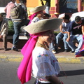 IMG 1000 Ecuadoreaanse klederdrachten op straatparade