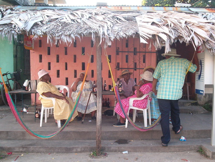 IM004529 Garifuna ladies