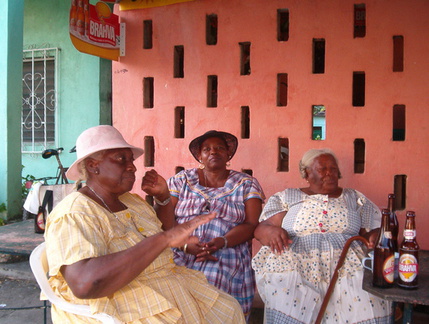 IM004527 Garifuna ladies