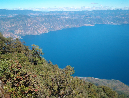 IM004612 Uitzict over Lake Atitlan