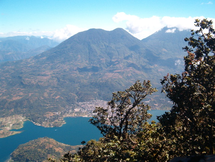 IM004614 Uitzicht over Atitlan