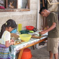 IMG 0822 Pedro en Anna maken Guagamole de Eelco