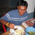 IMG 0791 Pedro eet hollandse pot aardappels prakken