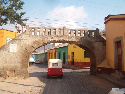 IM005345 Stenen brug in Xela