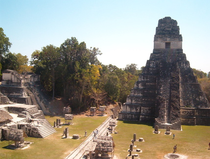 IM006264 Templo I gezen vanaf Templo II