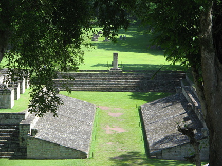 IMG 2773 Ballcourt de winnaar van het spel werd geofferd