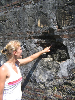 IMG 2815 Kogelgat in fortaleza de San Fernando de Omoa