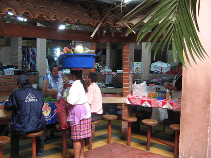 IMG 2685 Overdekte markt waar we ontbeten hebben in Santa Rosa de Copan