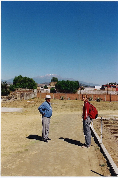 Cholula kerk piramide de gids en bas