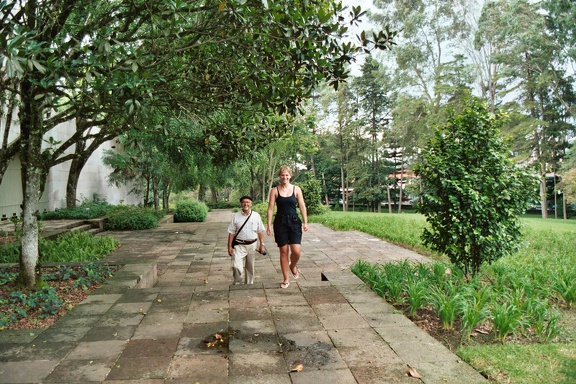 Jalapa Museo de antropologia Yves and Bas in the garden