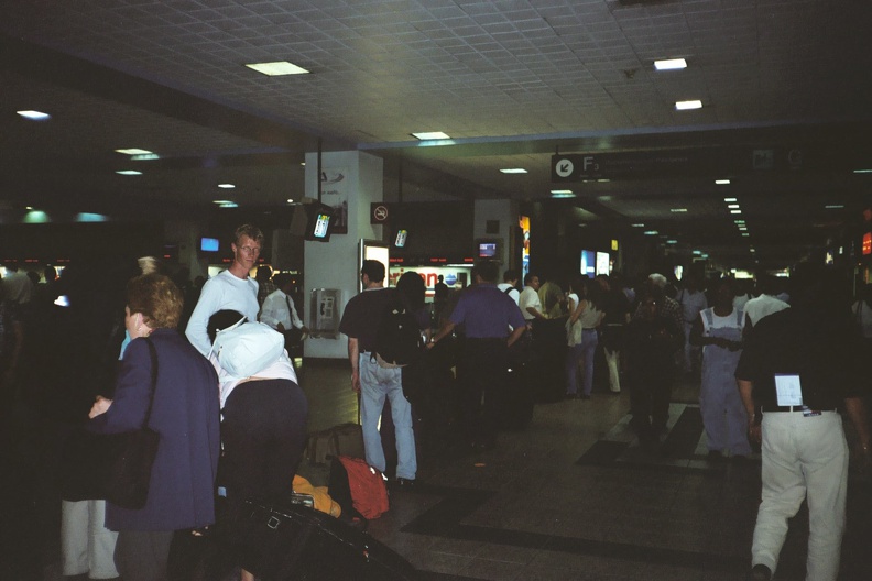 Mexico City Airport 2 hours waiting queue