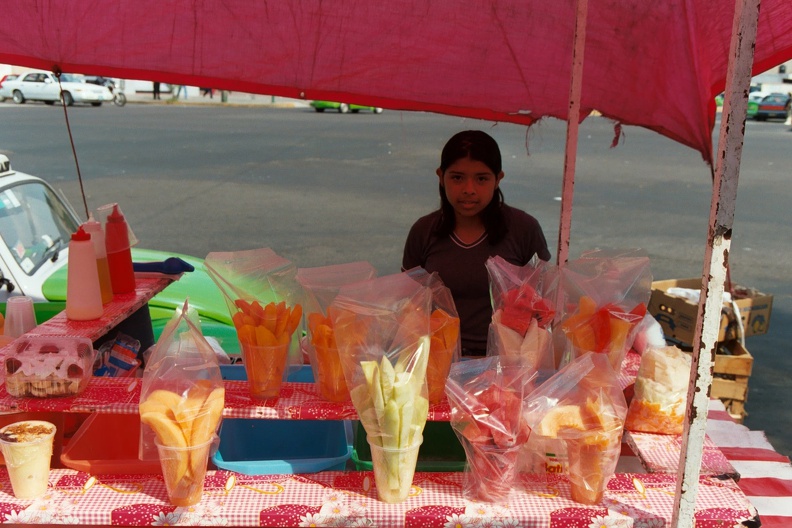 Mexico_City_La_Ciudadela_San_Juan_fresh_fruit_with_salt.jpg