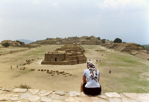 Monte Alban bas op Monticulo III