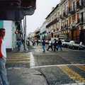 Puebla straat in de regen