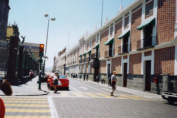 Puebla straat met zon