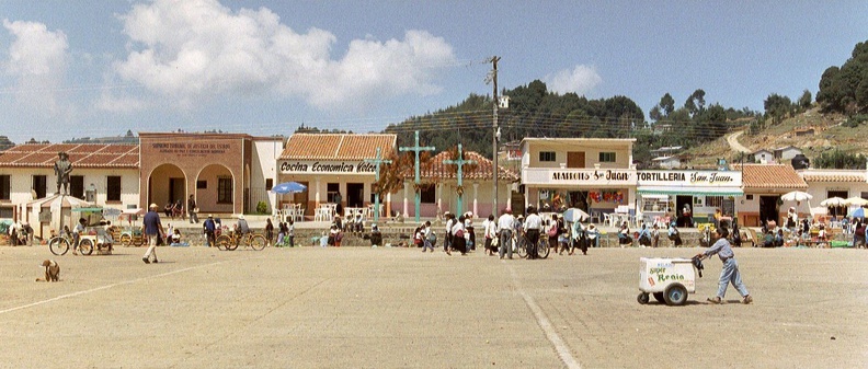 San Cristobal Chamula zocalo 1