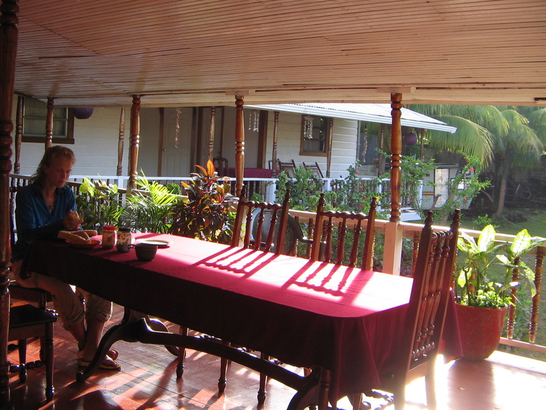 IMG_3492_Veranda_in_Hotel_Perez_Puerto_Cabeza.jpg