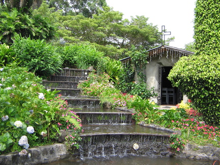 IMG 6090 Waterval met kerk