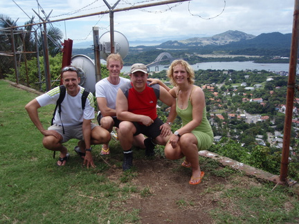 2008 Pan-Col 073 - Marco, Eelco, Pim en Bas boven Cerro