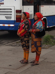 2008 Pan-Col 051 - Kuna vrouwen in de stad