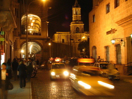 IMG 2691 Straatbeeld Arequipa bij nacht