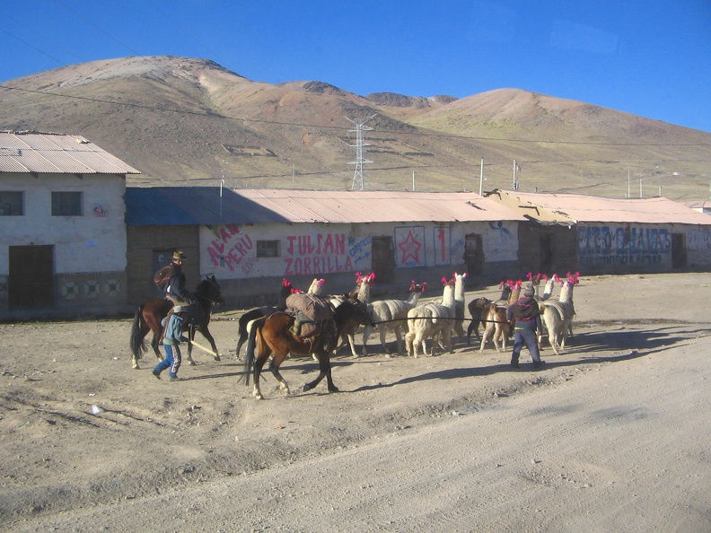 IMG_4041_Dorp_onderweg_richting_Ayacucho.jpg