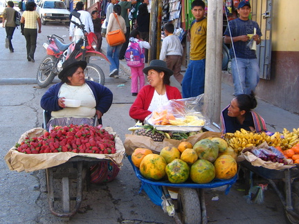 IMG 4127 Prachtige fruitverkoopsters op straat