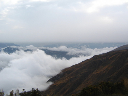 IMG 4206 Uitzicht tussen Andahuelas en Cuzco hoog boven de wolken
