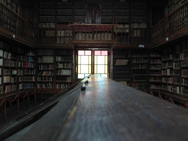 IMG 3772 Bibliotheek met 20000 oude boeken