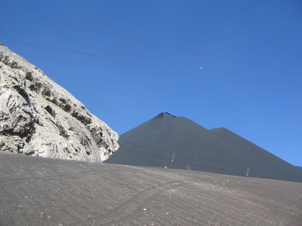 IMG 3685 De mijnen en bergen mineralen bij La Oroya