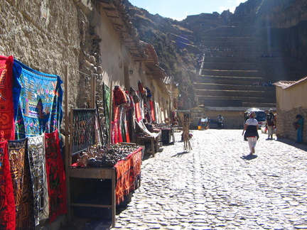 IMG 7510 Souveniers voor de ruines van Ollantaytambo