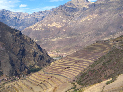 IMG 4324 Uitzicht over de terrasvelden vanaf de Pisac ruines