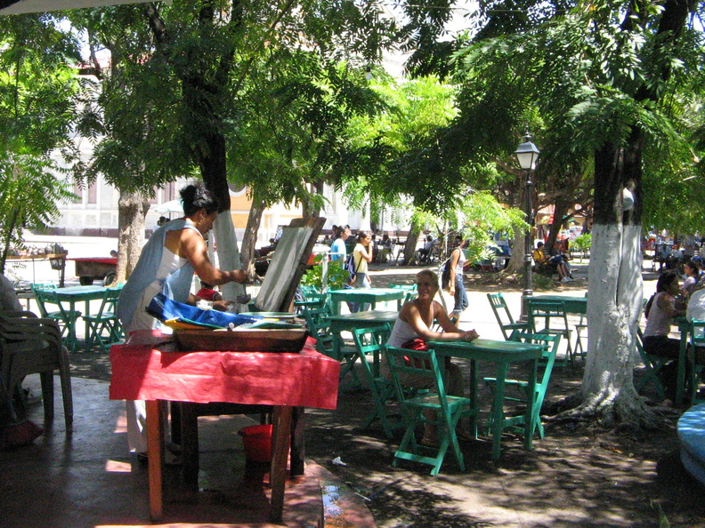 IMG_4192_Bas_in_Parque_Central_wachtend_op_een_refresco.jpg