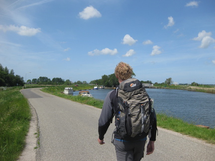 0340 - Eelco loopt langs het kanaal