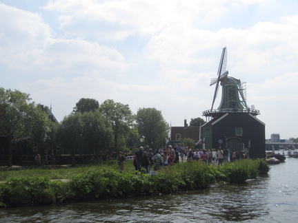 0830 - Zaanse Schans vol met toeristen