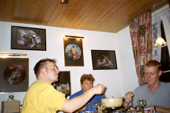 Flurlingen Danny Connie en Eelco aan de fondue
