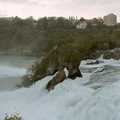 Rheinfall Rotsblok in het midden