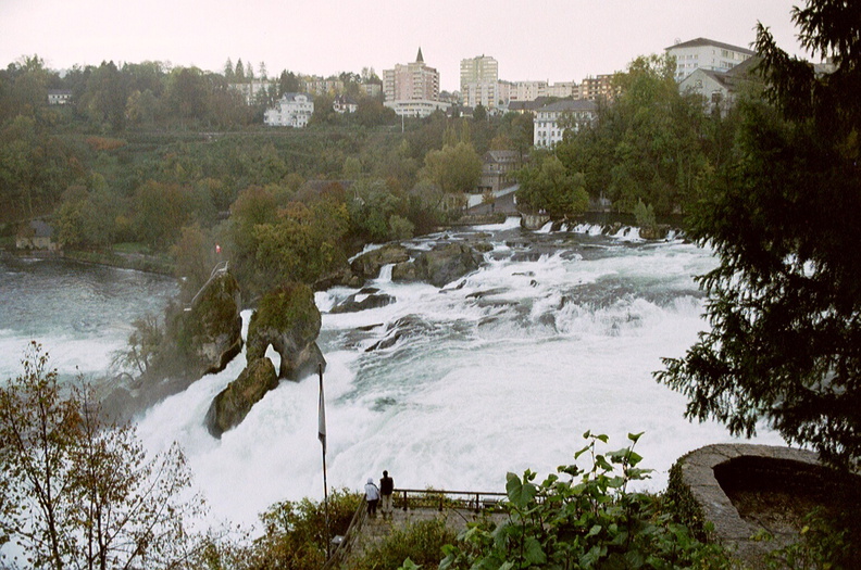 Rheinfall Van bovenaf iets dichterbij