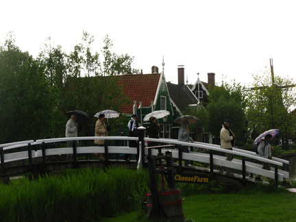 IMG 4240 - Lot of Chinese people on the Zaanse Schans